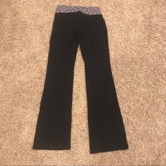 🛍 3/$24 BUNDLE SO Bootcut Yoga Pants Size Small - Picture 8 of 16